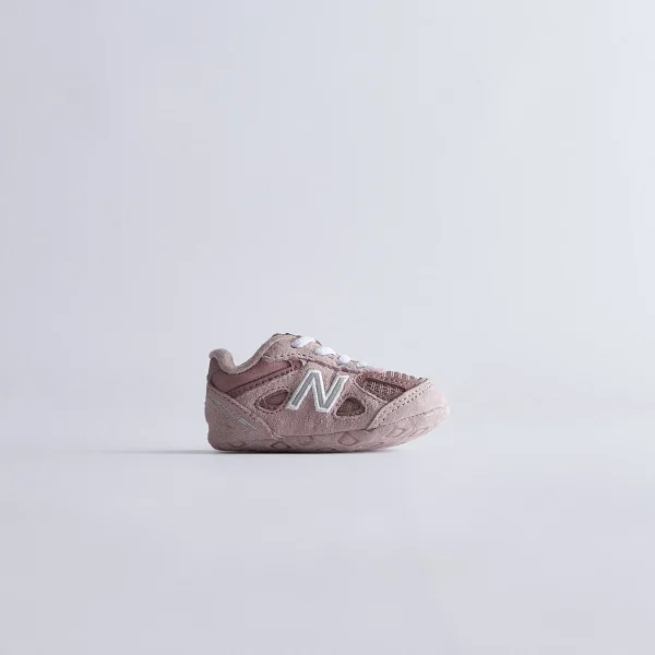 ronnie fieg x new balance 990v4 crib sneaker dusty rose - KITH-SHOP